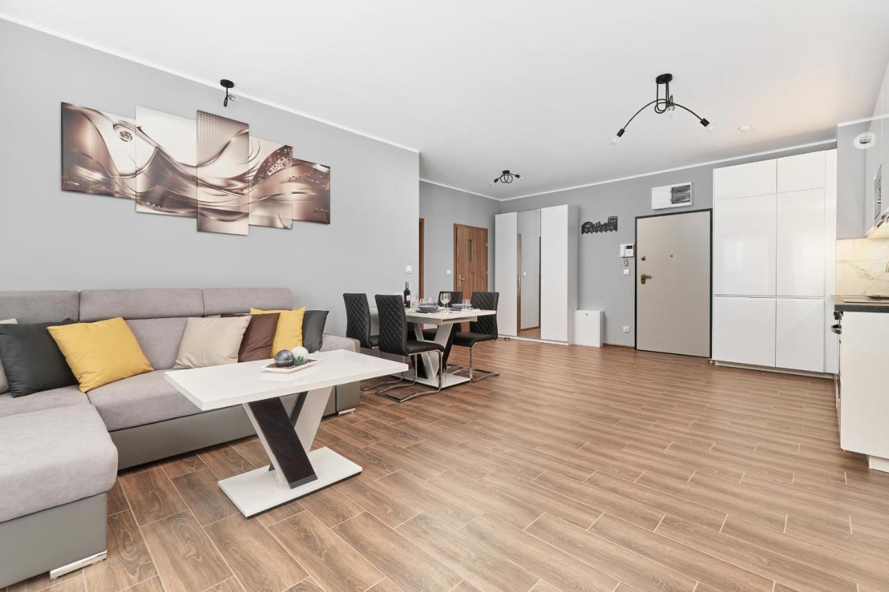 Apartments Wroclaw Jana Pawla II With Free Parking Wroclaw By Noclegi Renters Exterior photo