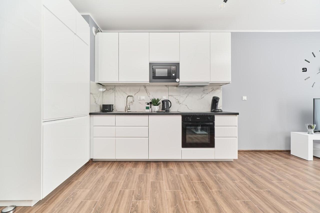 Apartments Wroclaw Jana Pawla II With Free Parking Wroclaw By Noclegi Renters Exterior photo