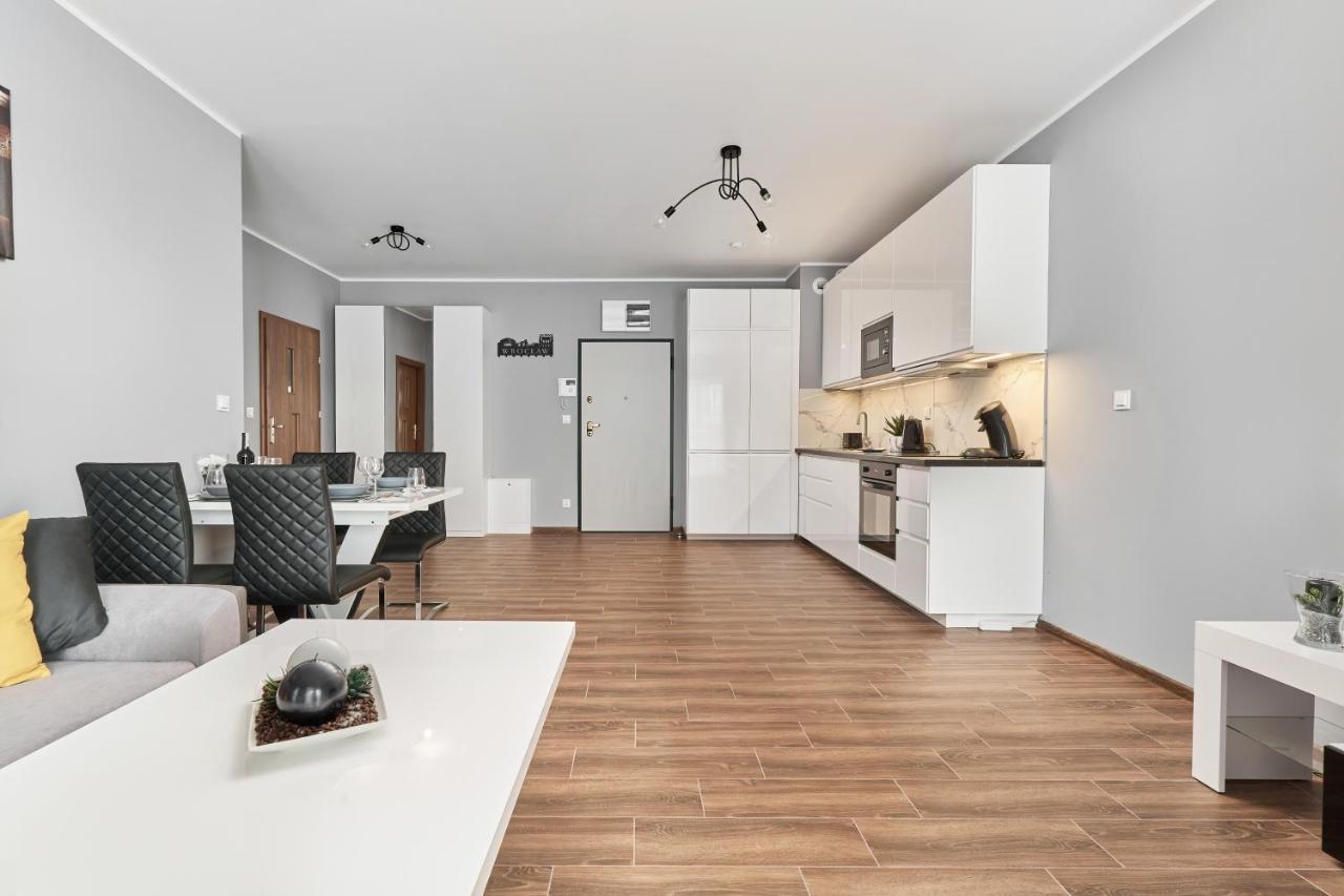 Apartments Wroclaw Jana Pawla II With Free Parking Wroclaw By Noclegi Renters Exterior photo