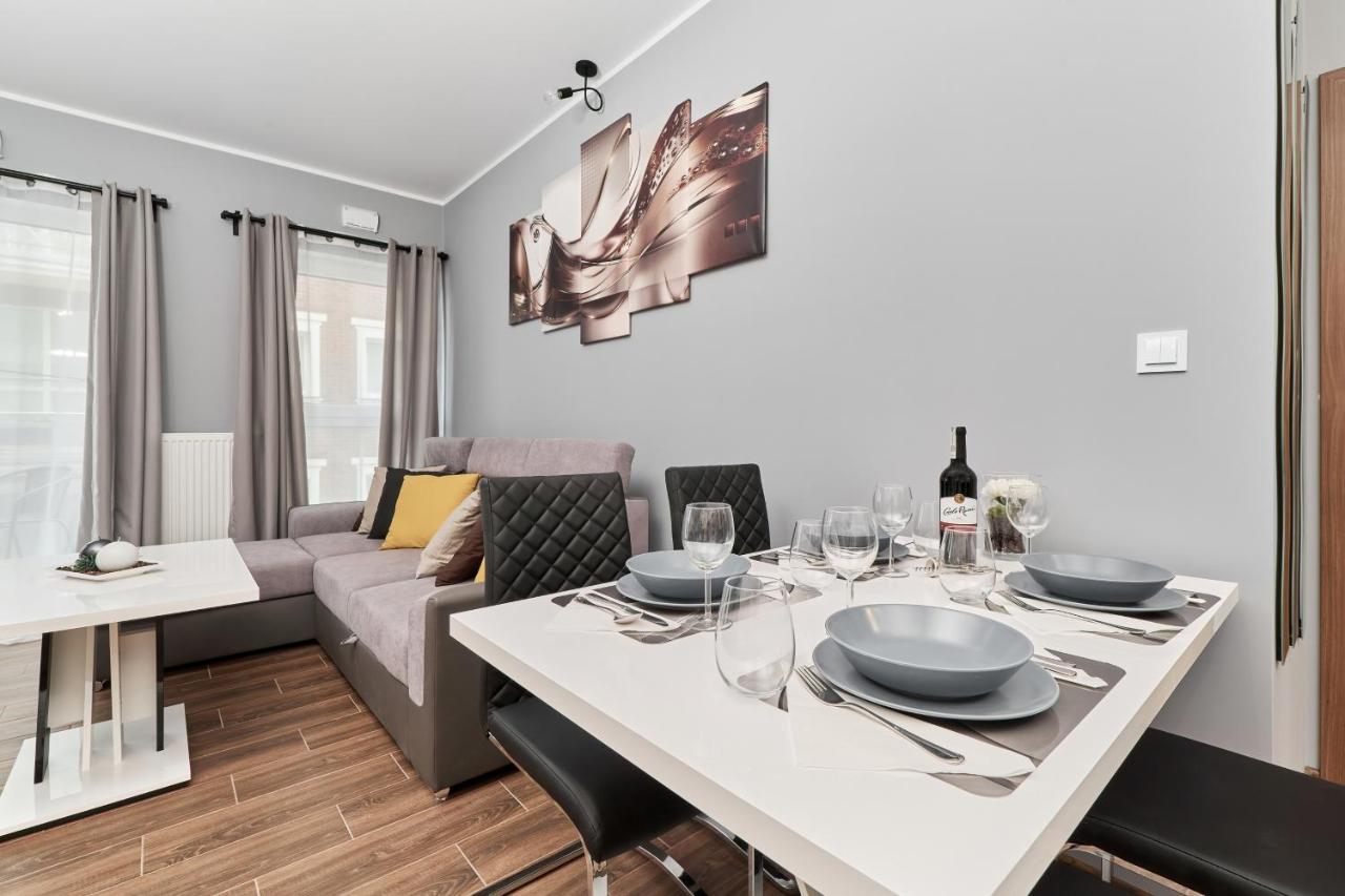 Apartments Wroclaw Jana Pawla II With Free Parking Wroclaw By Noclegi Renters Exterior photo