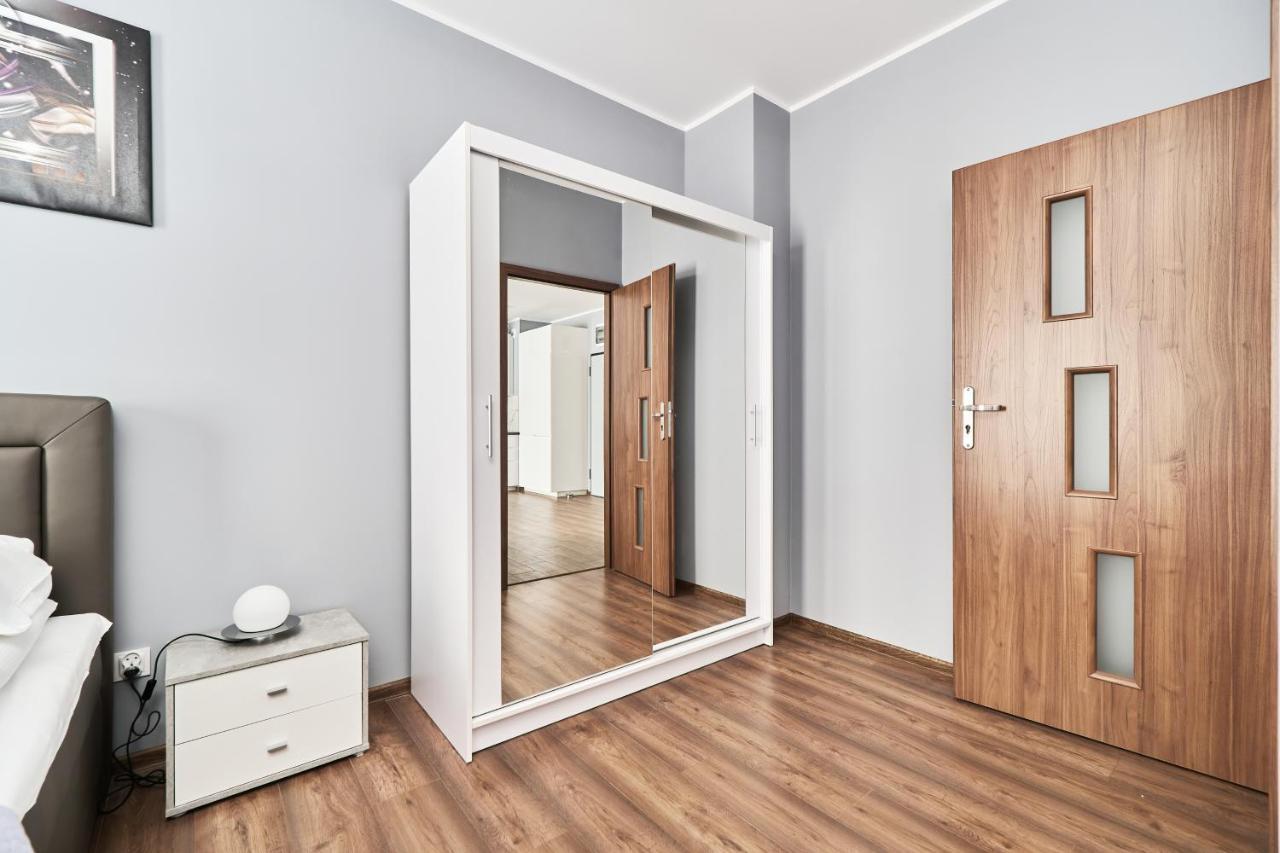 Apartments Wroclaw Jana Pawla II With Free Parking Wroclaw By Noclegi Renters Exterior photo