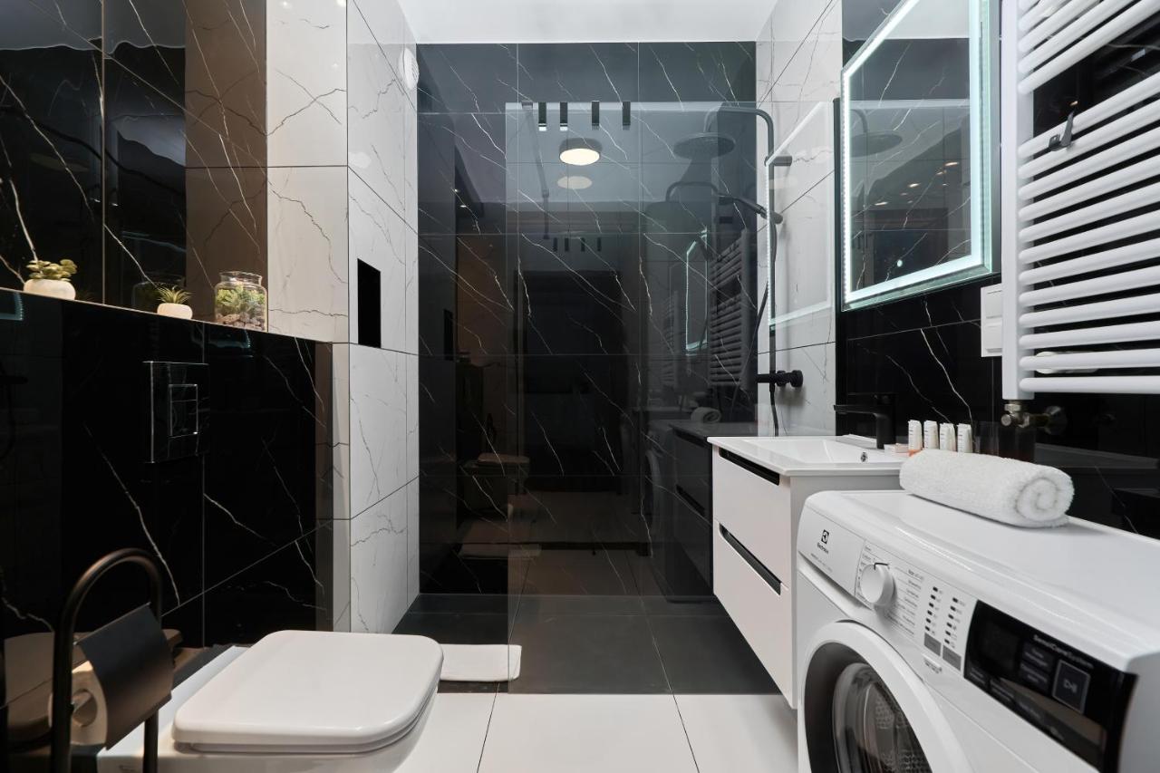 Apartments Wroclaw Jana Pawla II With Free Parking Wroclaw By Noclegi Renters Exterior photo
