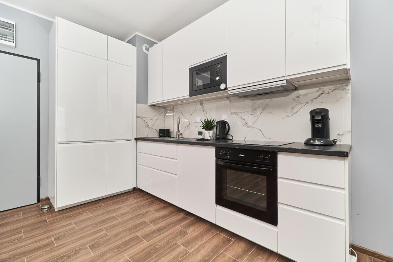 Apartments Wroclaw Jana Pawla II With Free Parking Wroclaw By Noclegi Renters Exterior photo